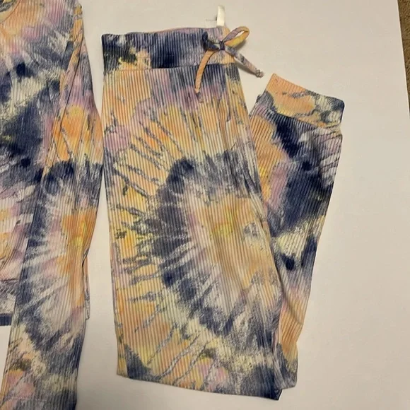 Tie dye Long sleeve top with jogger pants - NWT- Size 8 - Picture 5 of 5